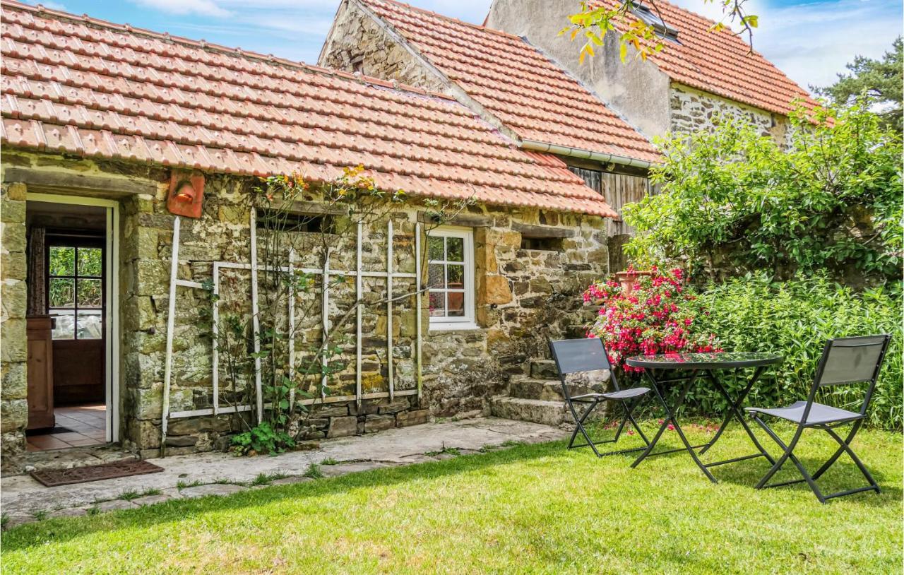 Stunning Home In Quettehou With Wifi エクステリア 写真